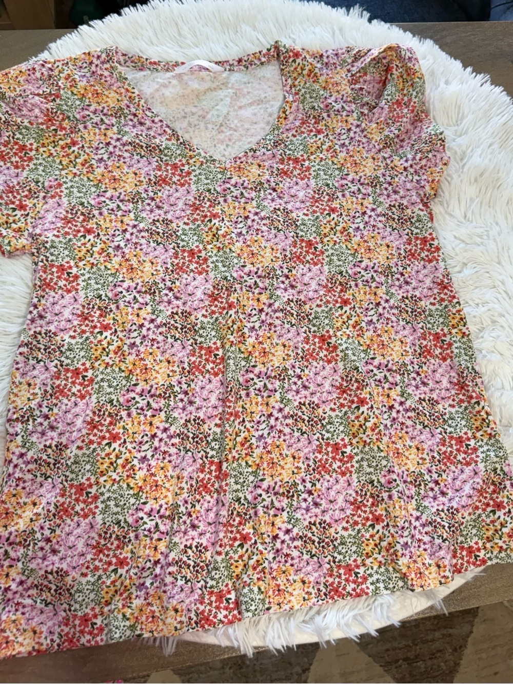 LC Lauren Conrad Floral V-Neck Blouse with Flutter Sleeves - Size Large - Picture 6 of 6